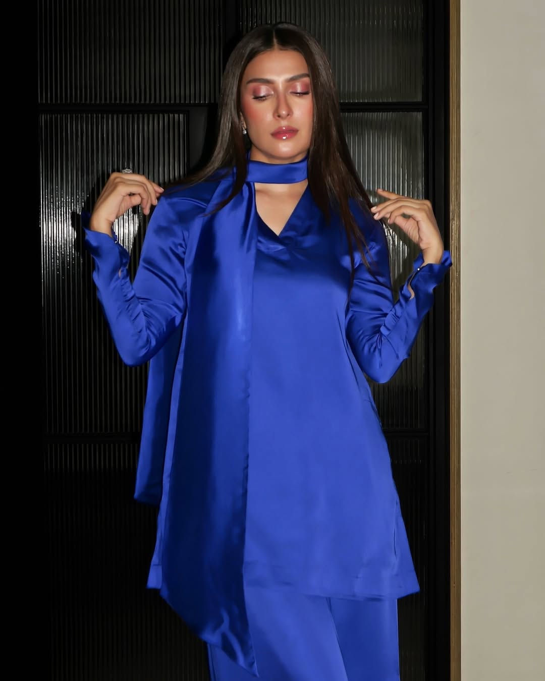 VOGUE SILK-COLLECTION FARSHI ROYAL-BLUE STITCH