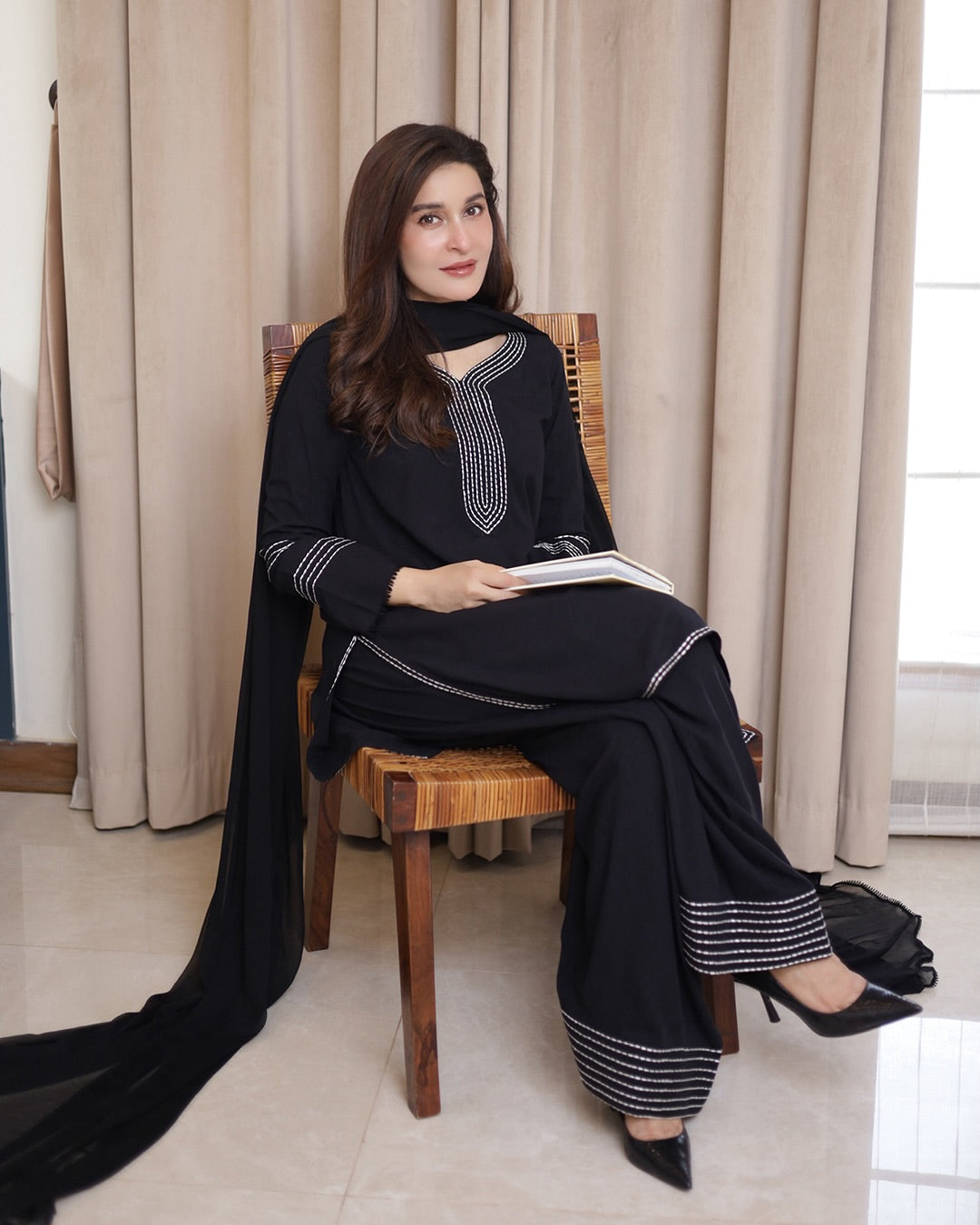 VOGUE LAWN-COLLECTION JET STITCH
