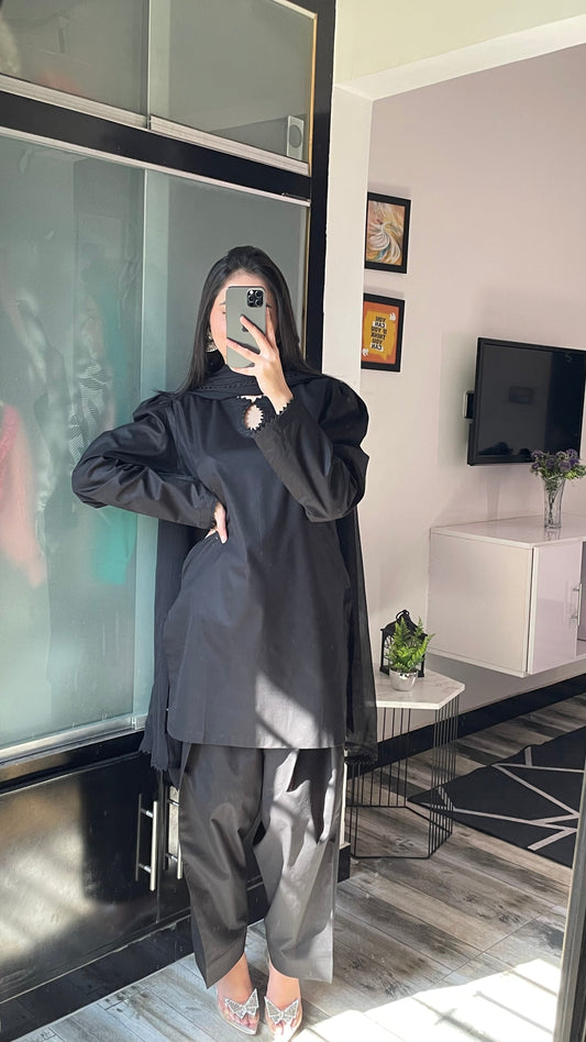VOGUE LAWN-FARSHI BLACK STITCH