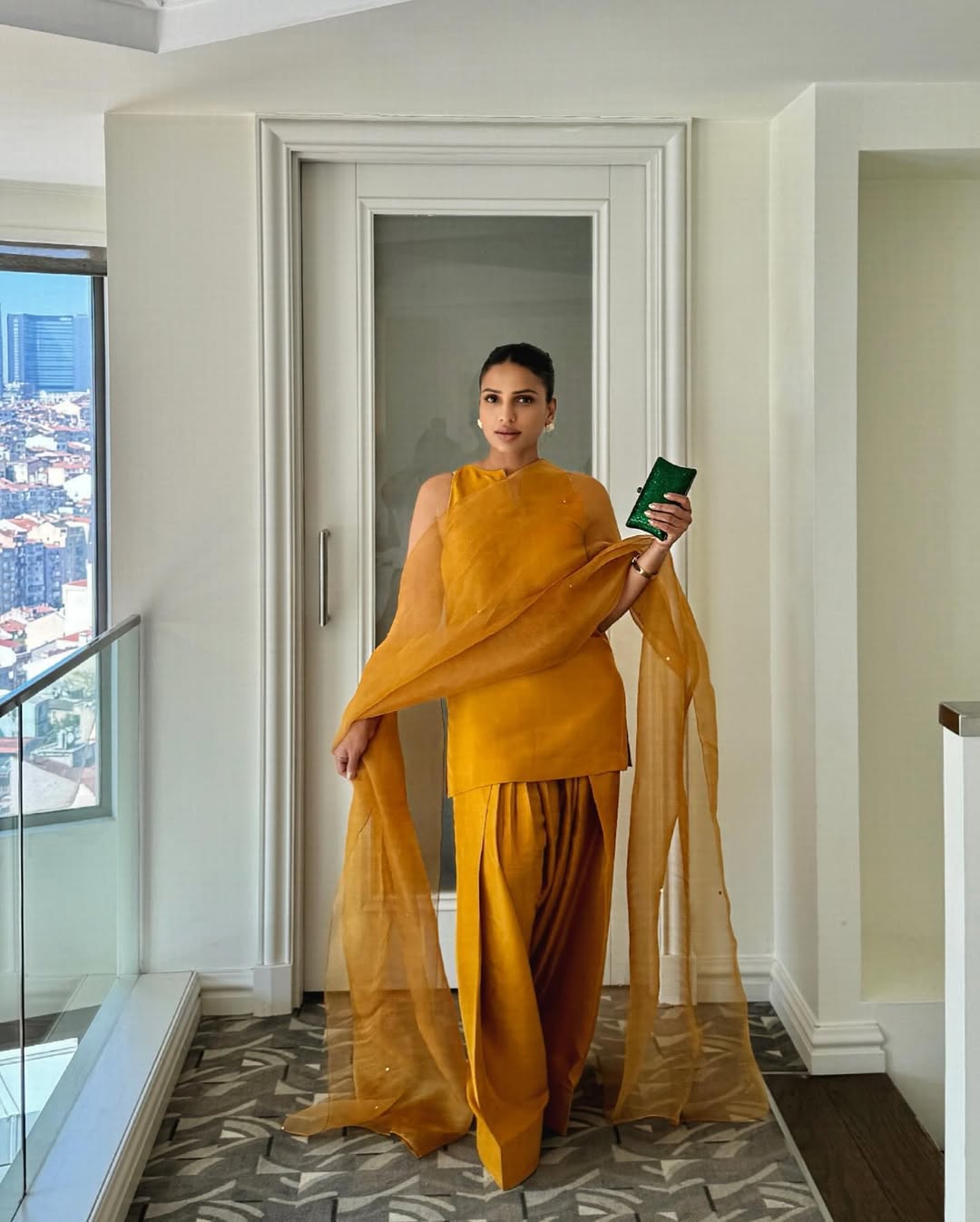 VOGUE SILK-COLLECTION FARSHI MUSTARD STITCH