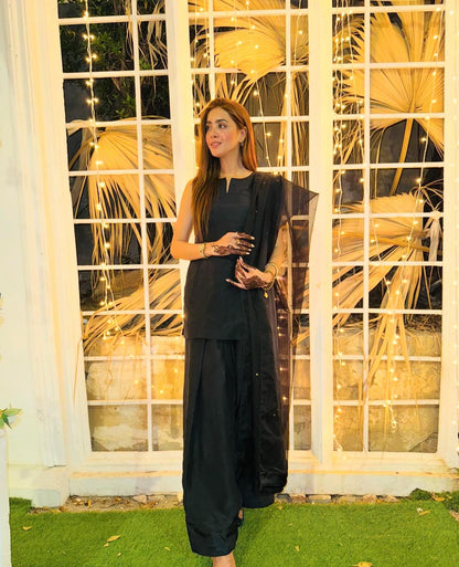VOGUE SILK-COLLECTION FARSHI BLACK STITCH